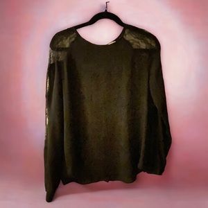 Chelsea 28 lace top - black, size medium